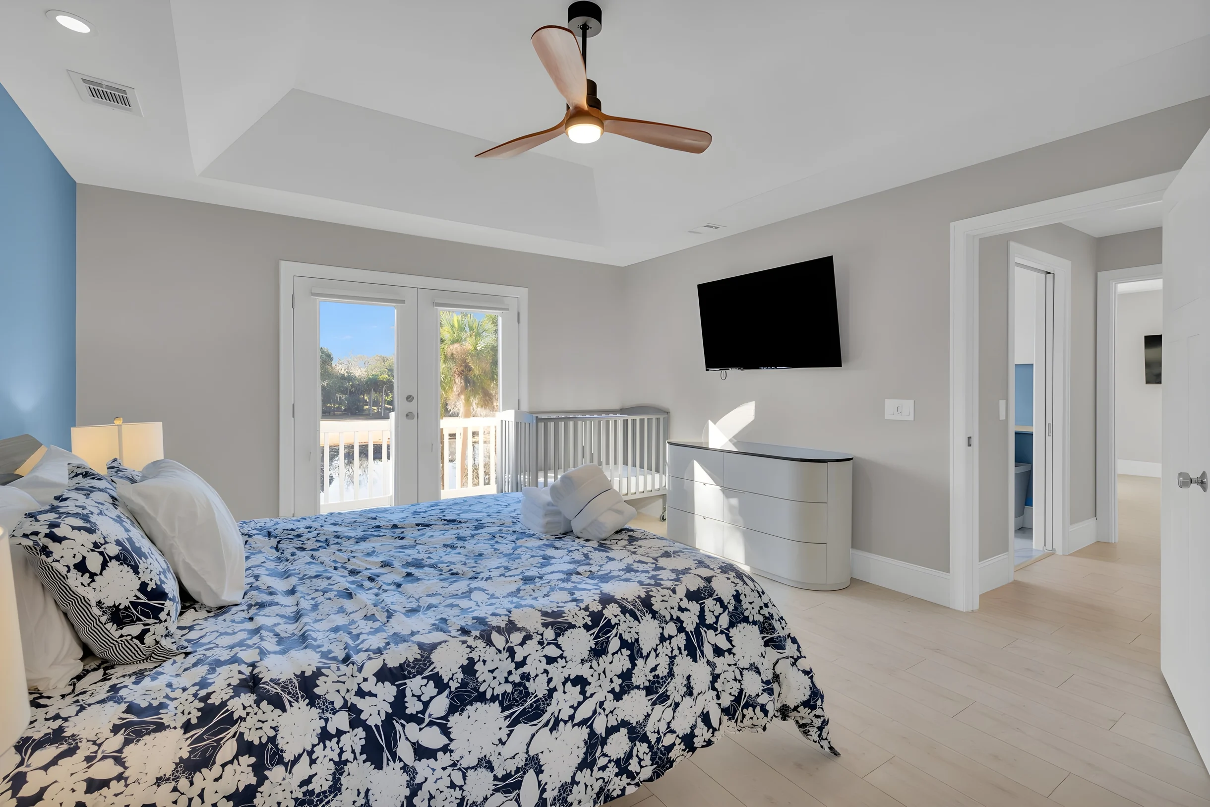 18 St. John's Place #32