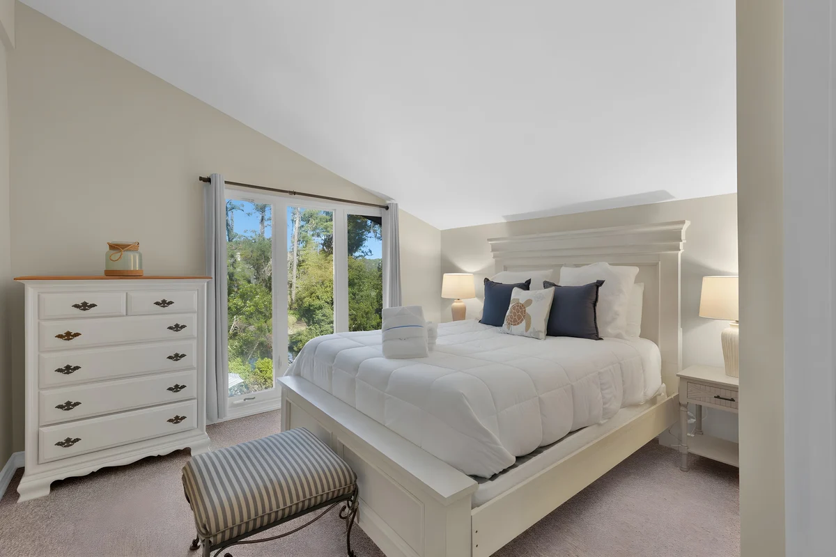 Bedroom 3 image 1
