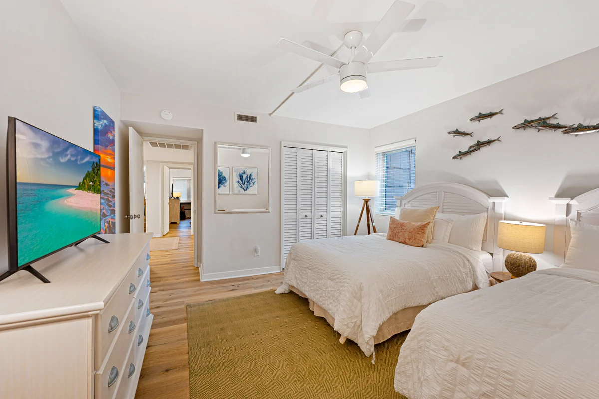 Bedroom 1 image 1