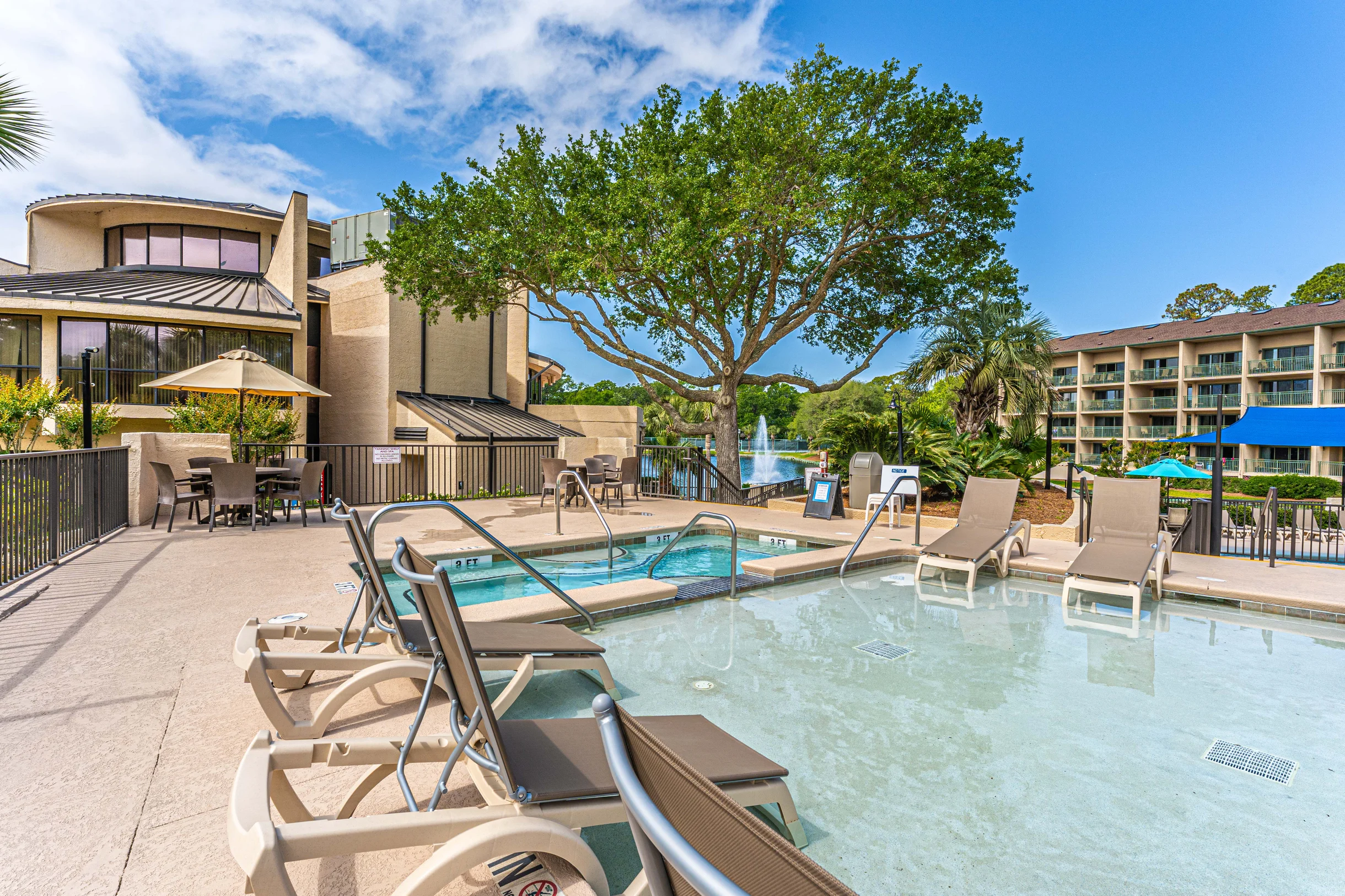 6105 Island Club #33