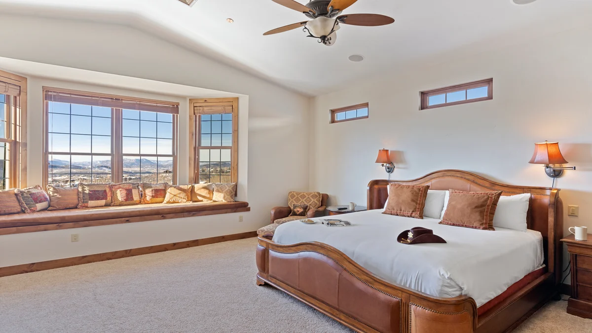 Bedroom 1 image 1