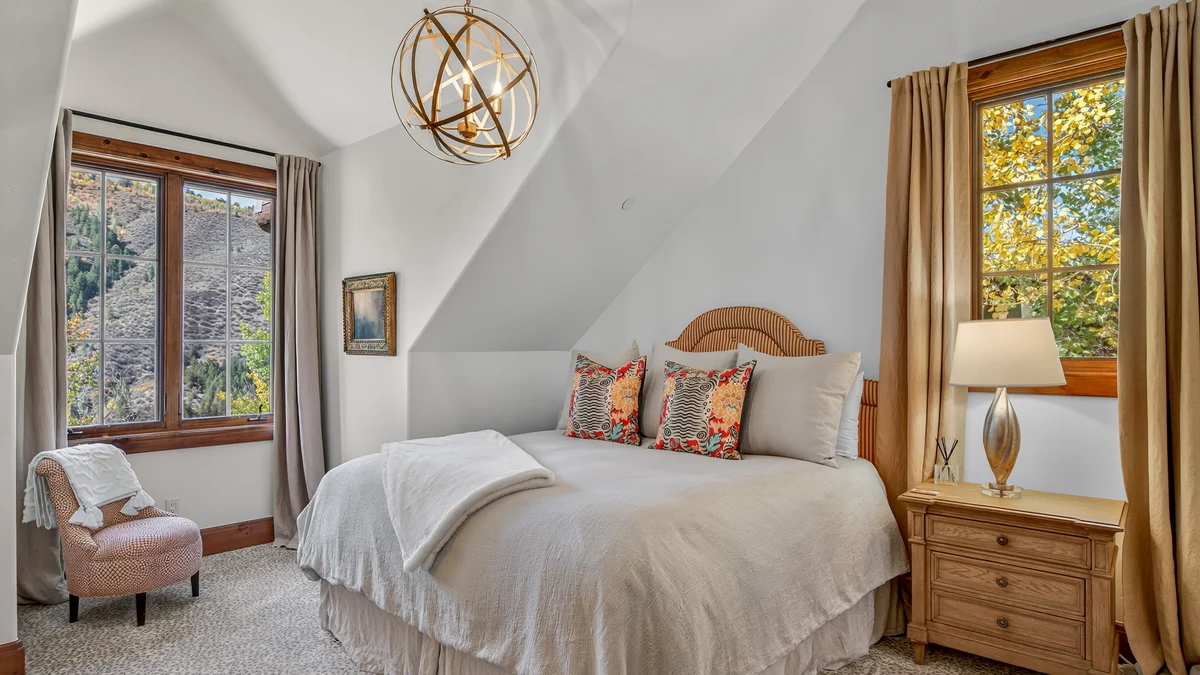 Bedroom 3 image 1