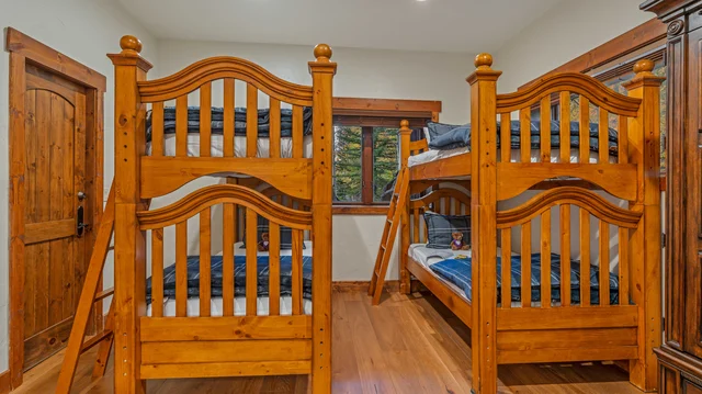 Bedroom 1 image 1