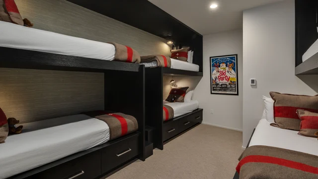 Bedroom 4 image 1