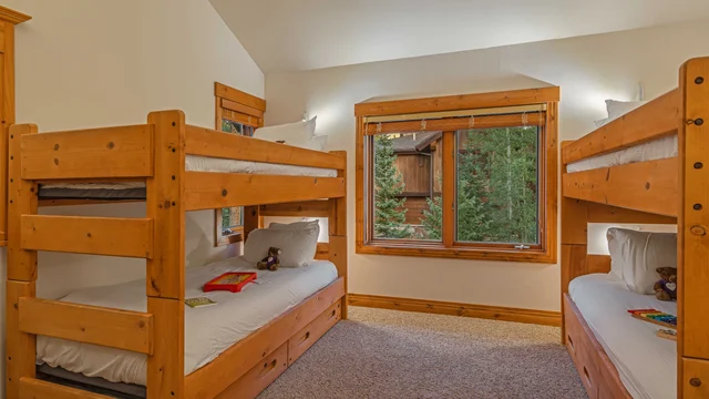 Bedroom 1 image 1