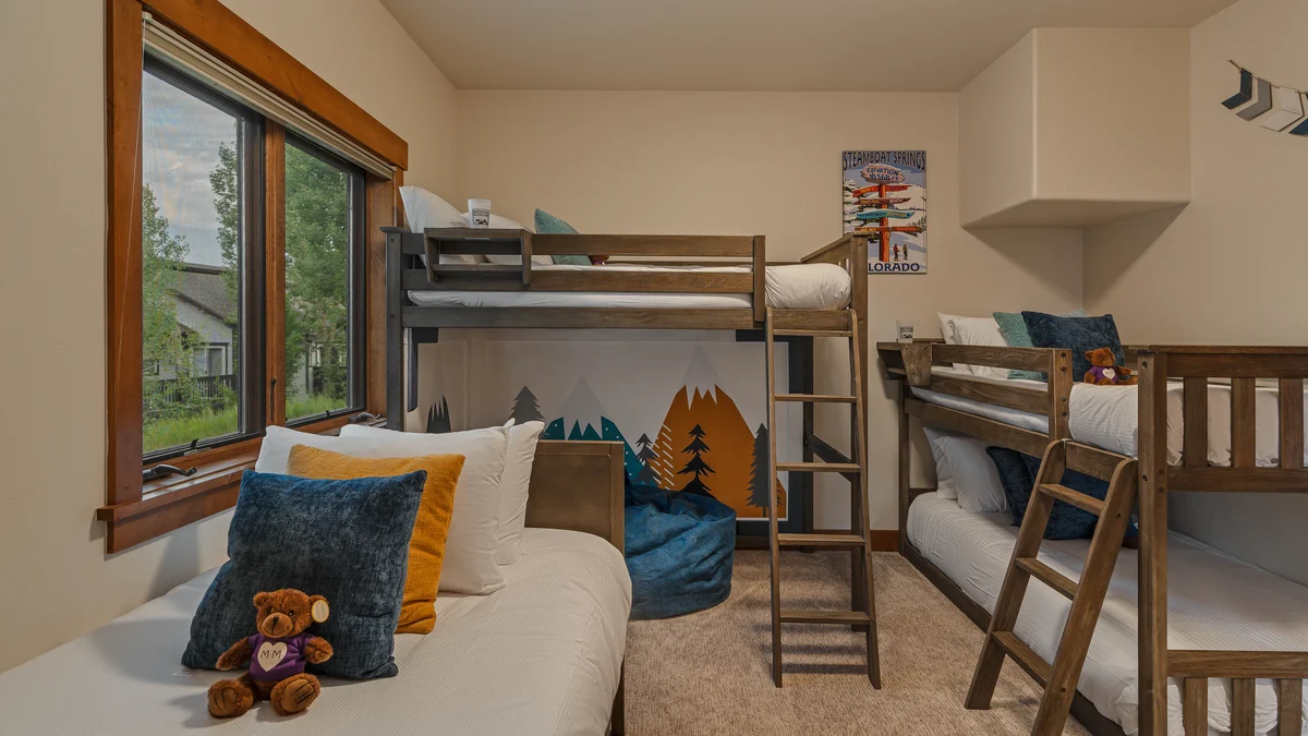 Bedroom 1 image 1