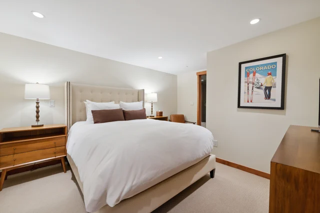 Bedroom 1 image 1