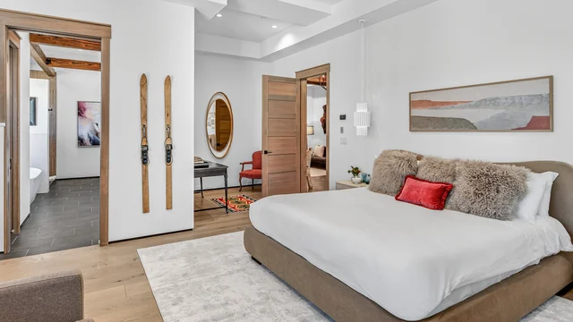 Bedroom 1 image 1