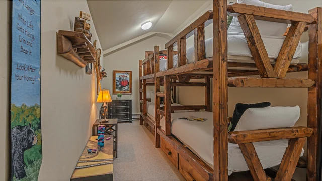 Bedroom 3 image 1