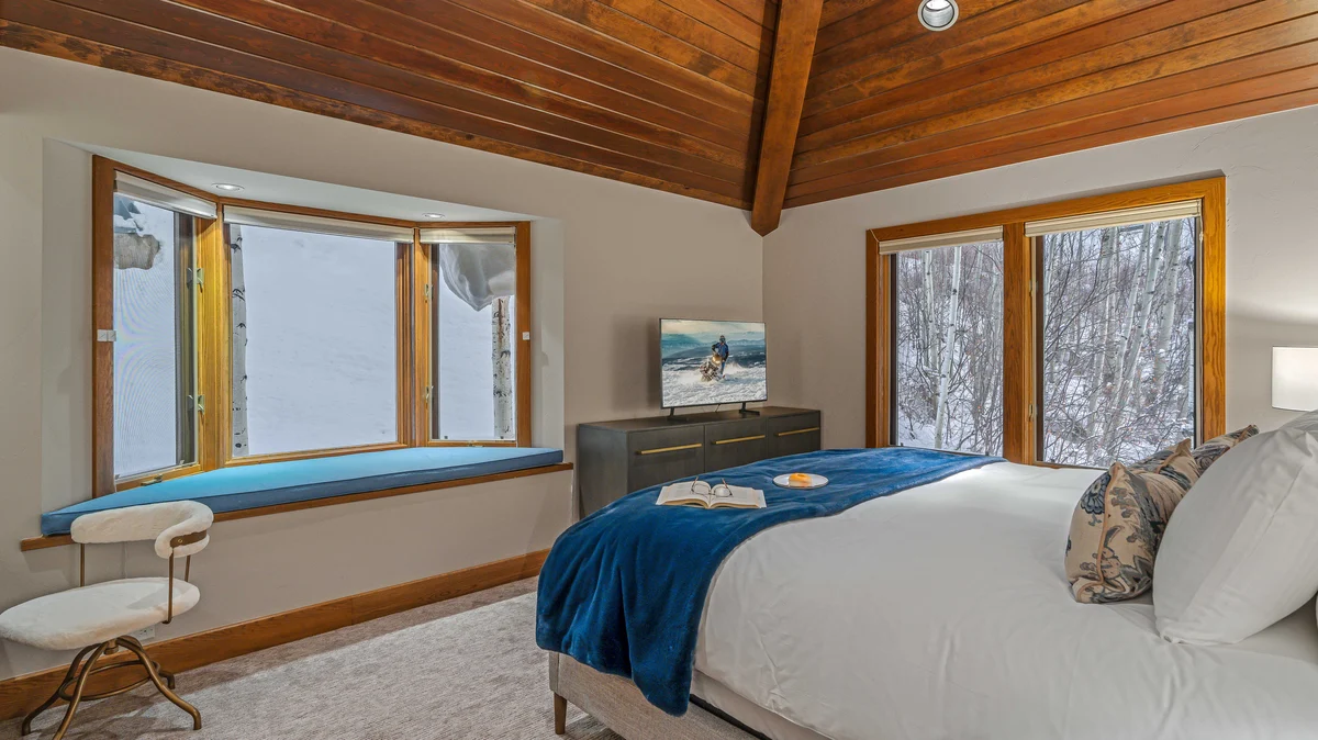 Bedroom 1 image 1