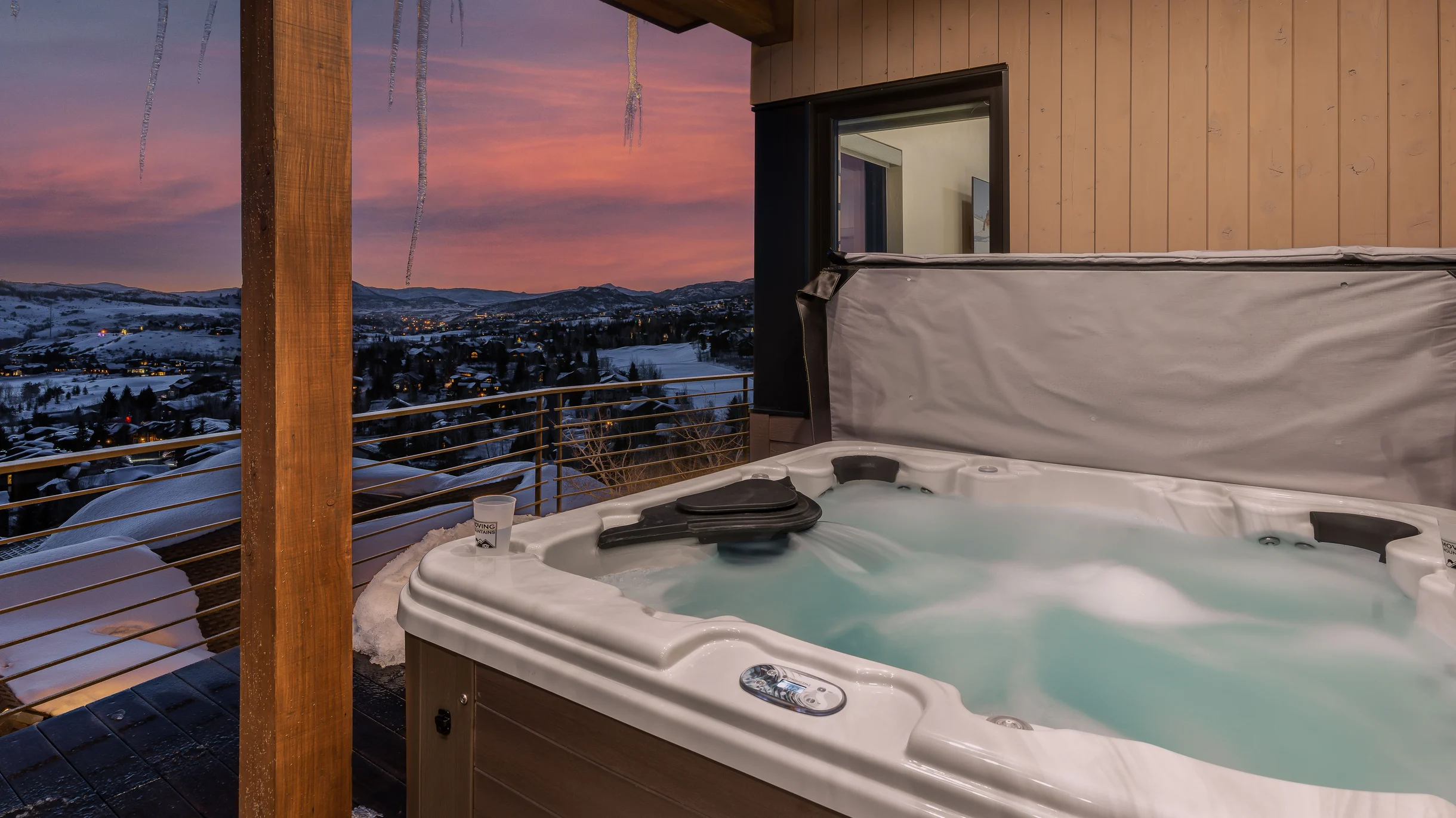 Wander Steamboat Monarch