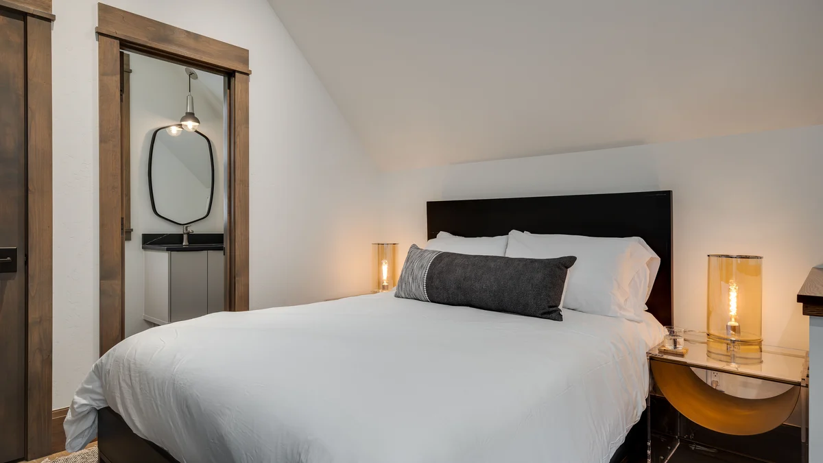 Bedroom 1 image 1