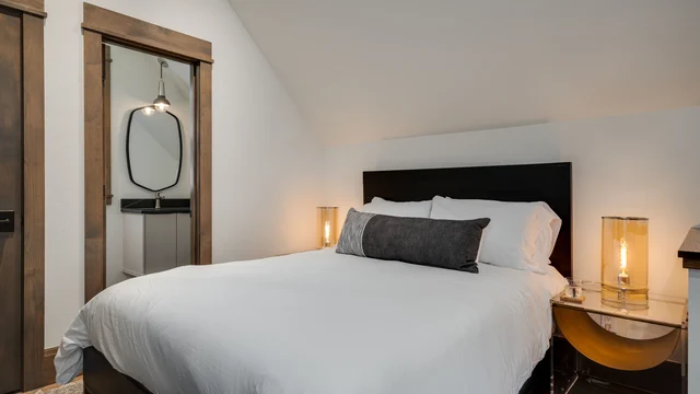Bedroom 1 image 1