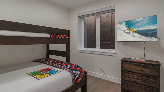 Bedroom 4 image 1