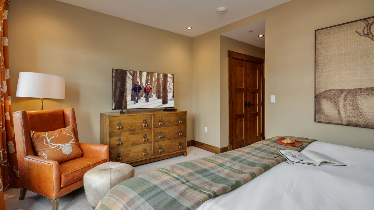 Bedroom 1 image 1