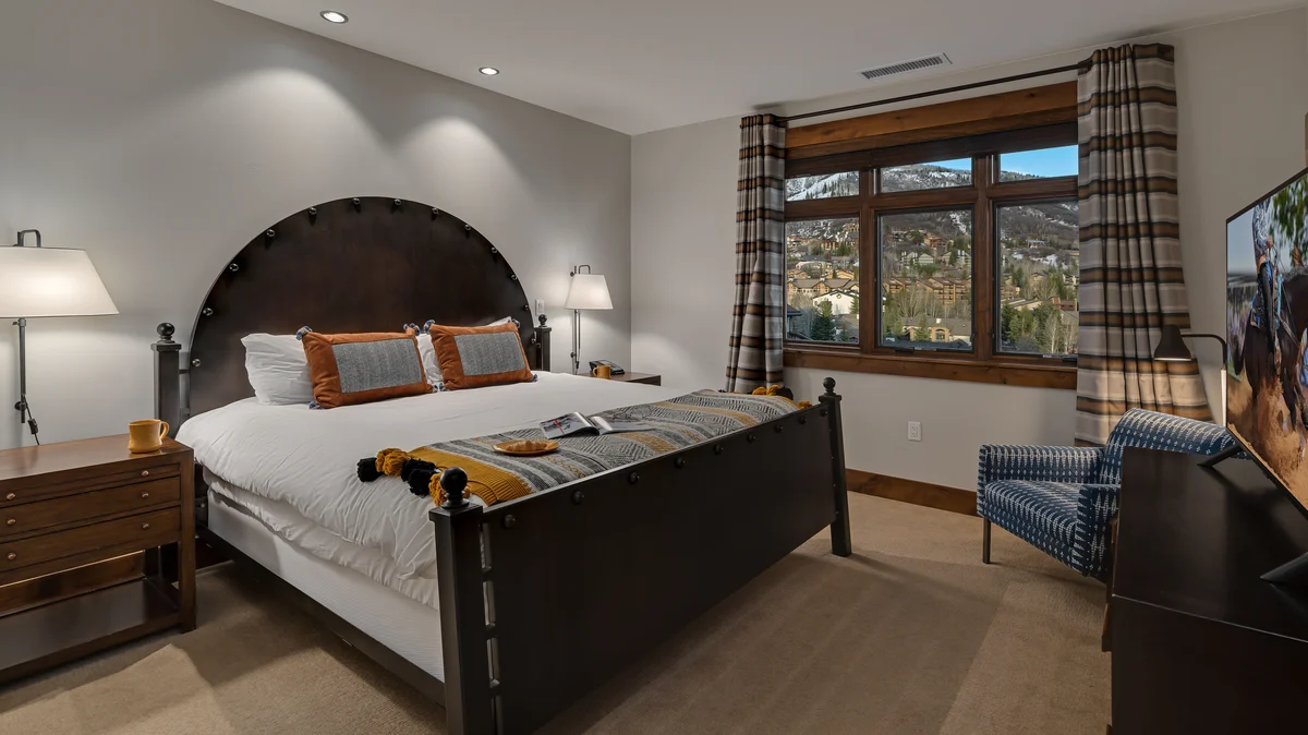 Bedroom 1 image 1