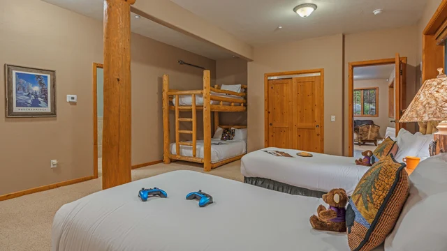 Bedroom 1 image 1