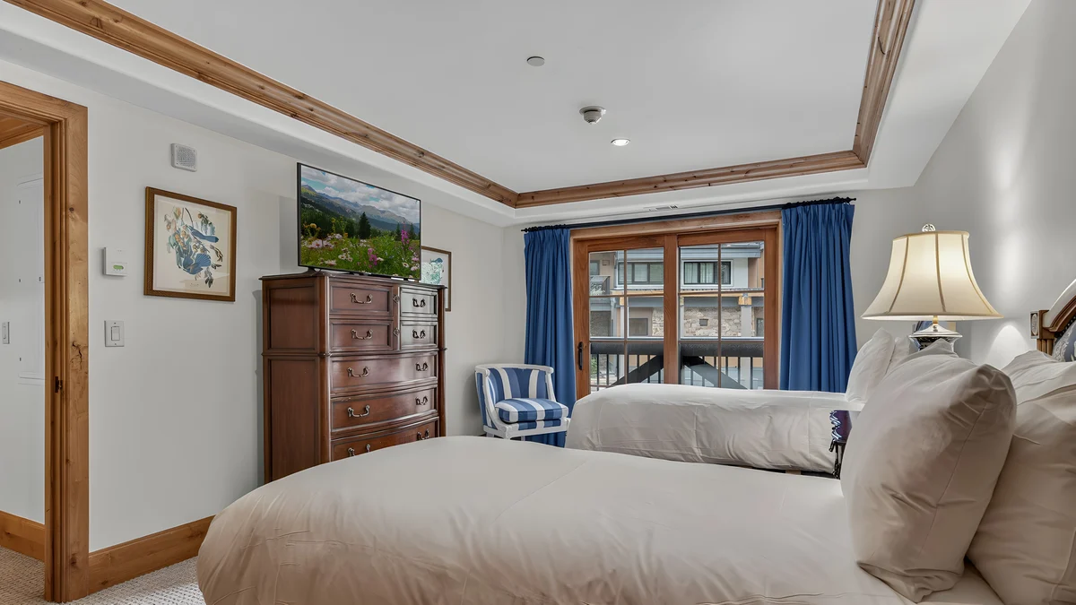 Bedroom 1 image 1