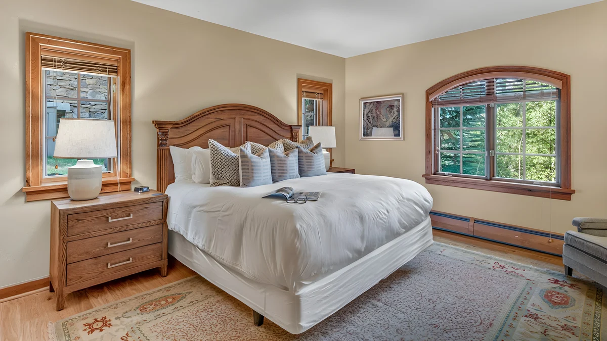 Bedroom 1 image 1