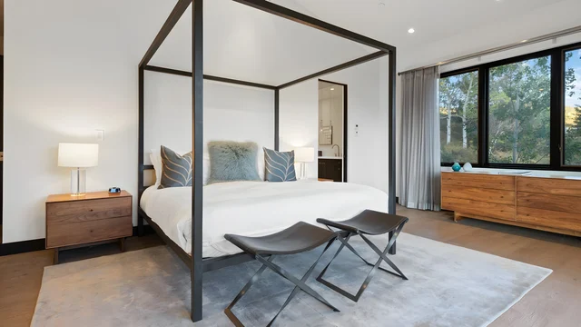 Bedroom 1 image 1