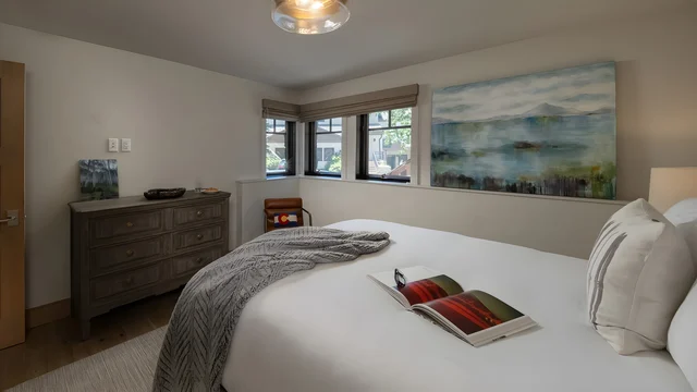 Bedroom 3 image 1