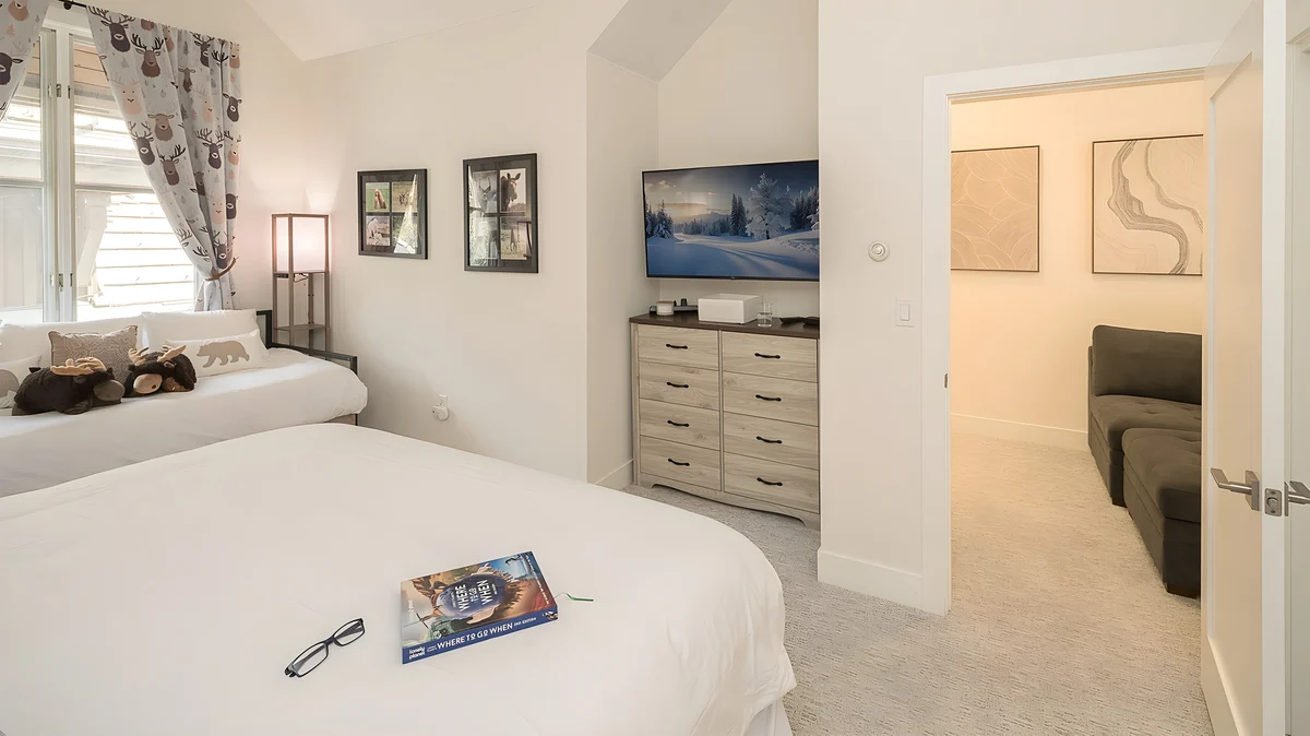Bedroom 4 image 1