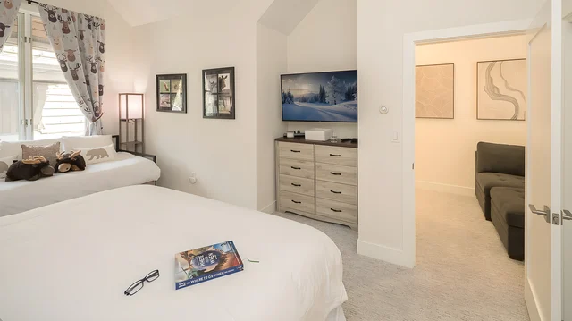 Bedroom 4 image 1