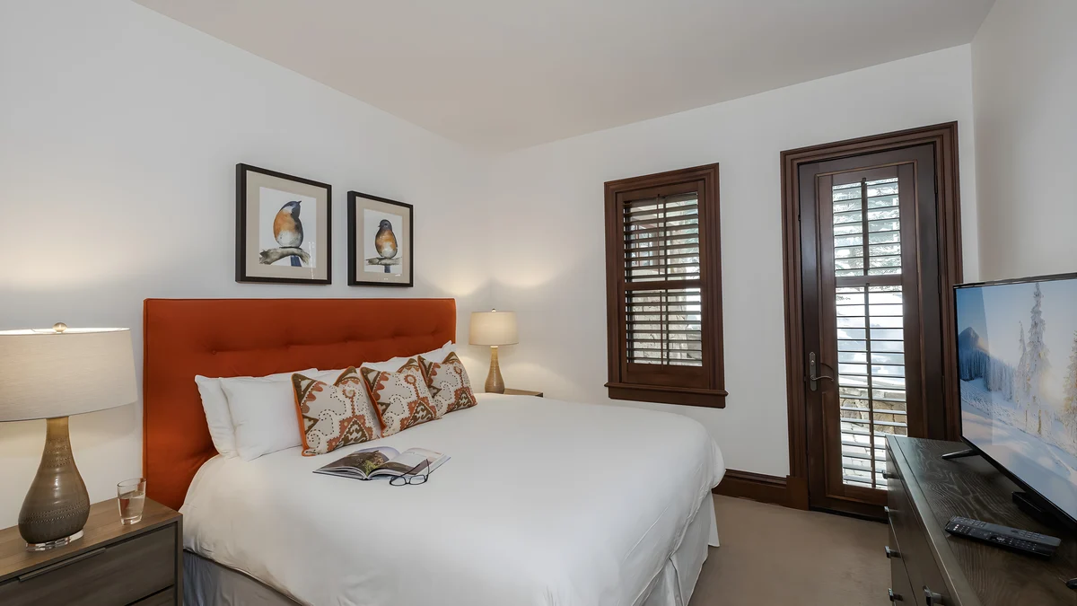 Bedroom 1 image 1