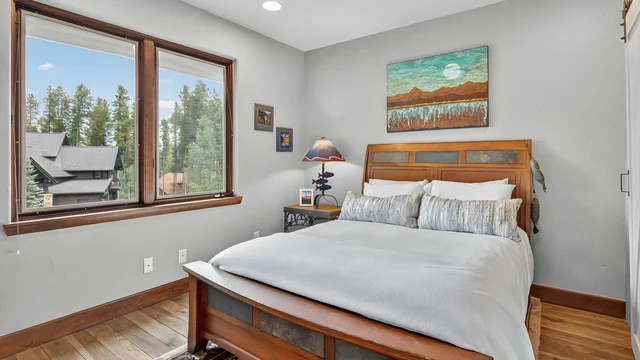 Bedroom 1 image 1