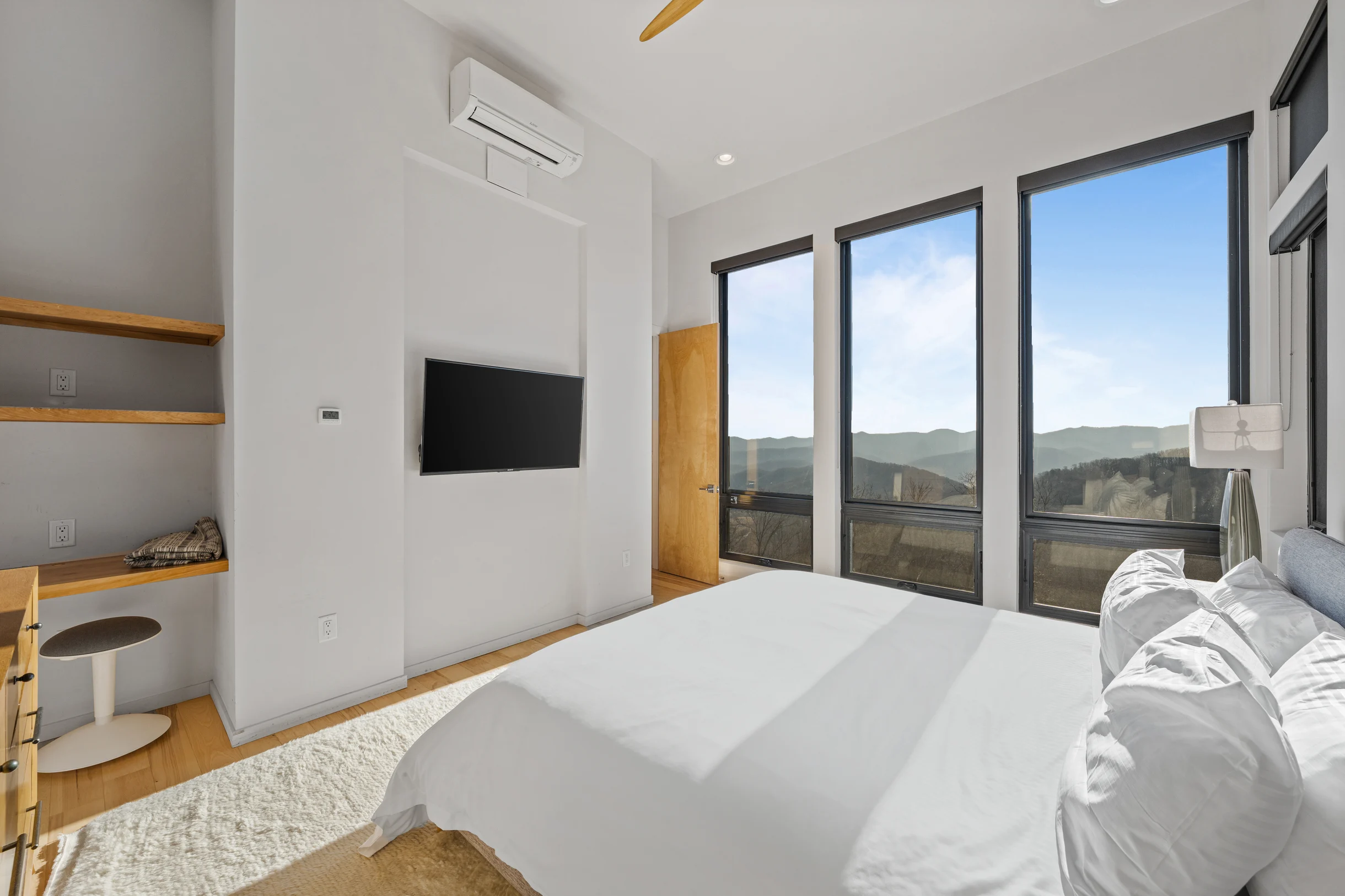 Wander Candler Modern #24