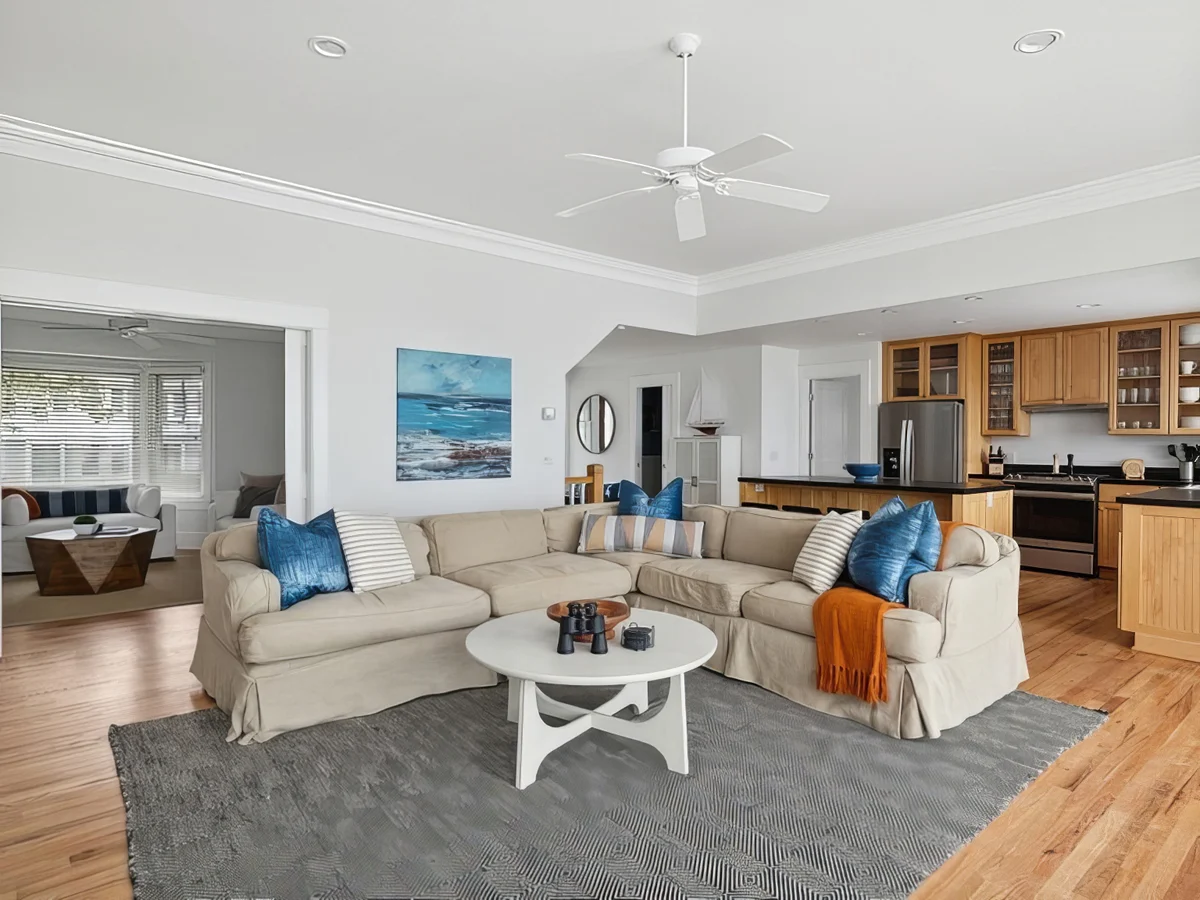 The Shore House #10