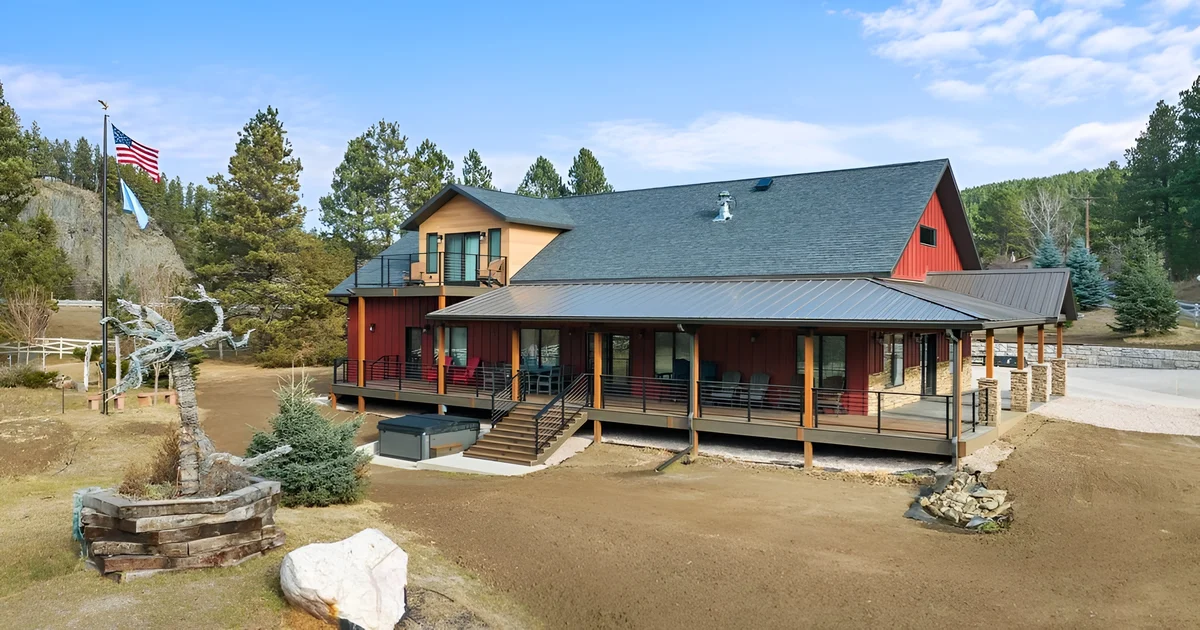 Wander Rapid City Creekside