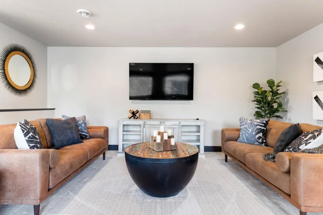 Huge Windows Modern Powderhouse Pass Home property photo 16