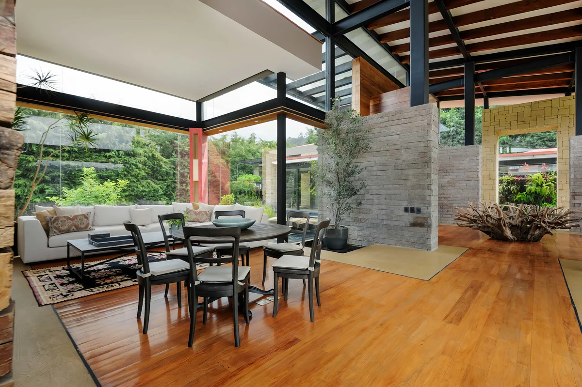 Wander Querencia Estate