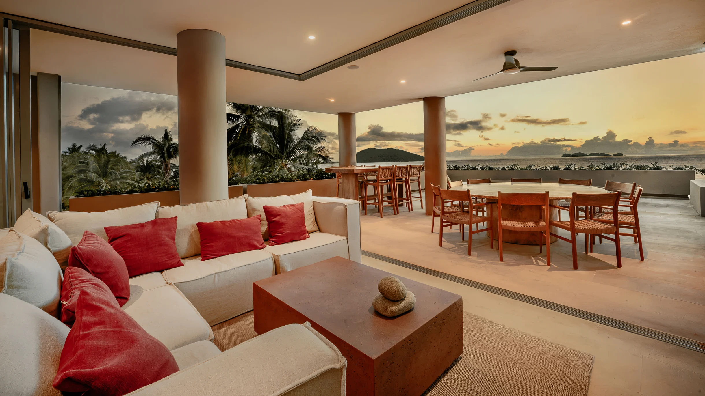 Wander Playa Blanca Oceanfront