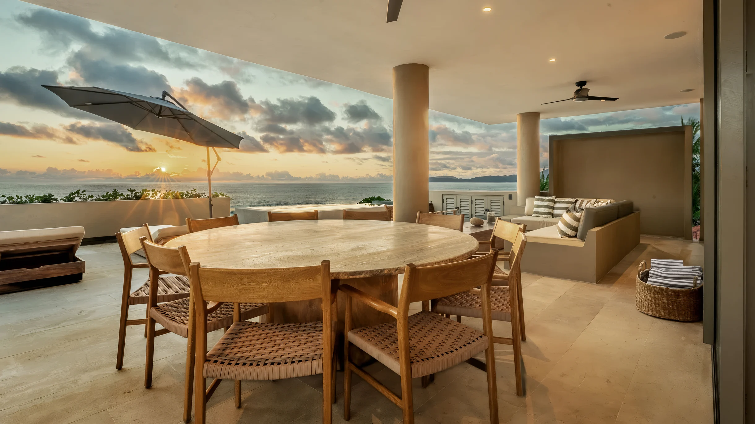 Wander Playa Blanca Oceanfront #20