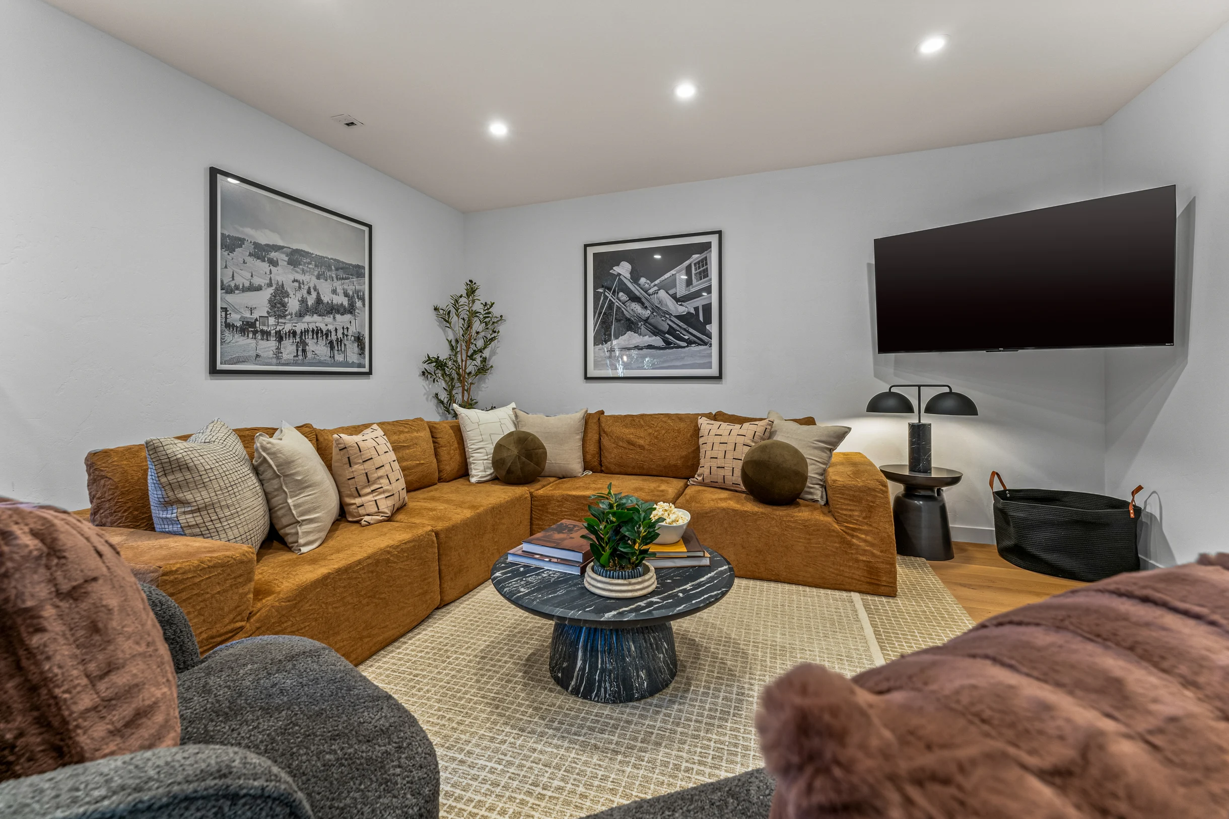 LUXE Loft Town Home | HOT TUB | Family-Friendly #9