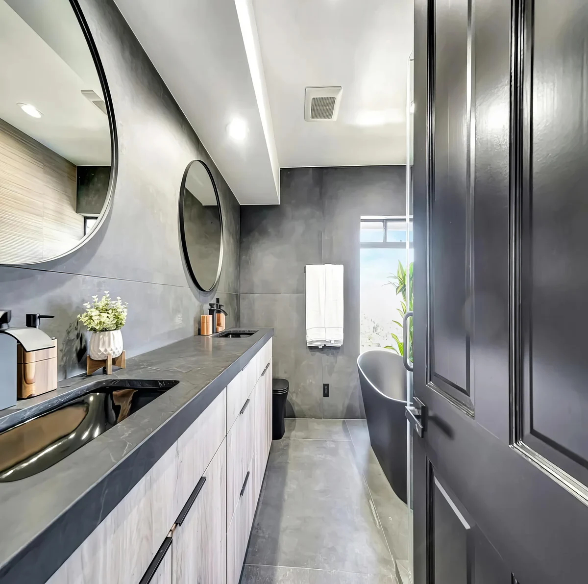 Wander West Hollywood Vistas