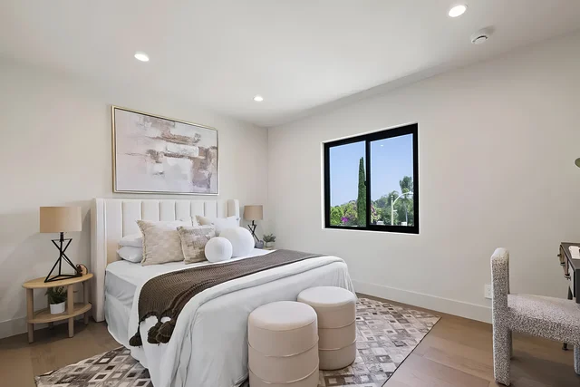 Bedroom 3 image 1