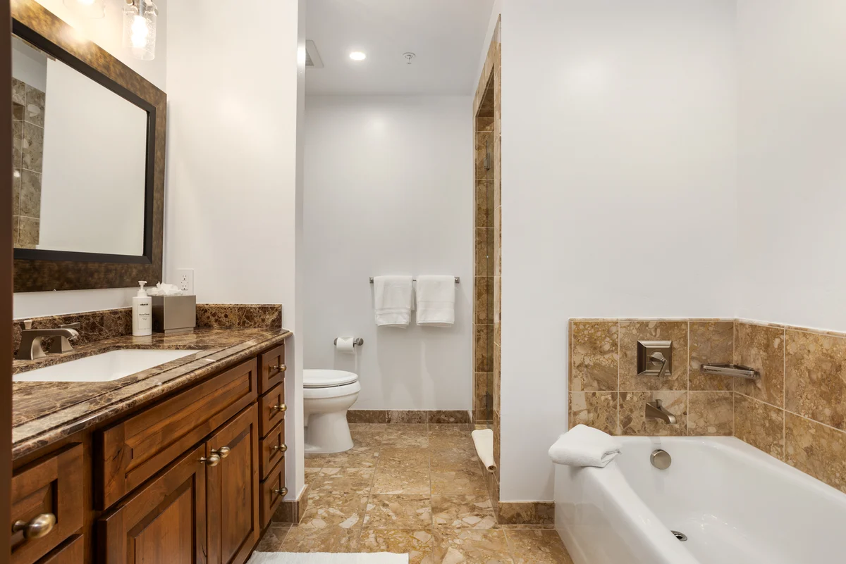 Ritz-Carlton Luxury Suite with Mountain Views #18
