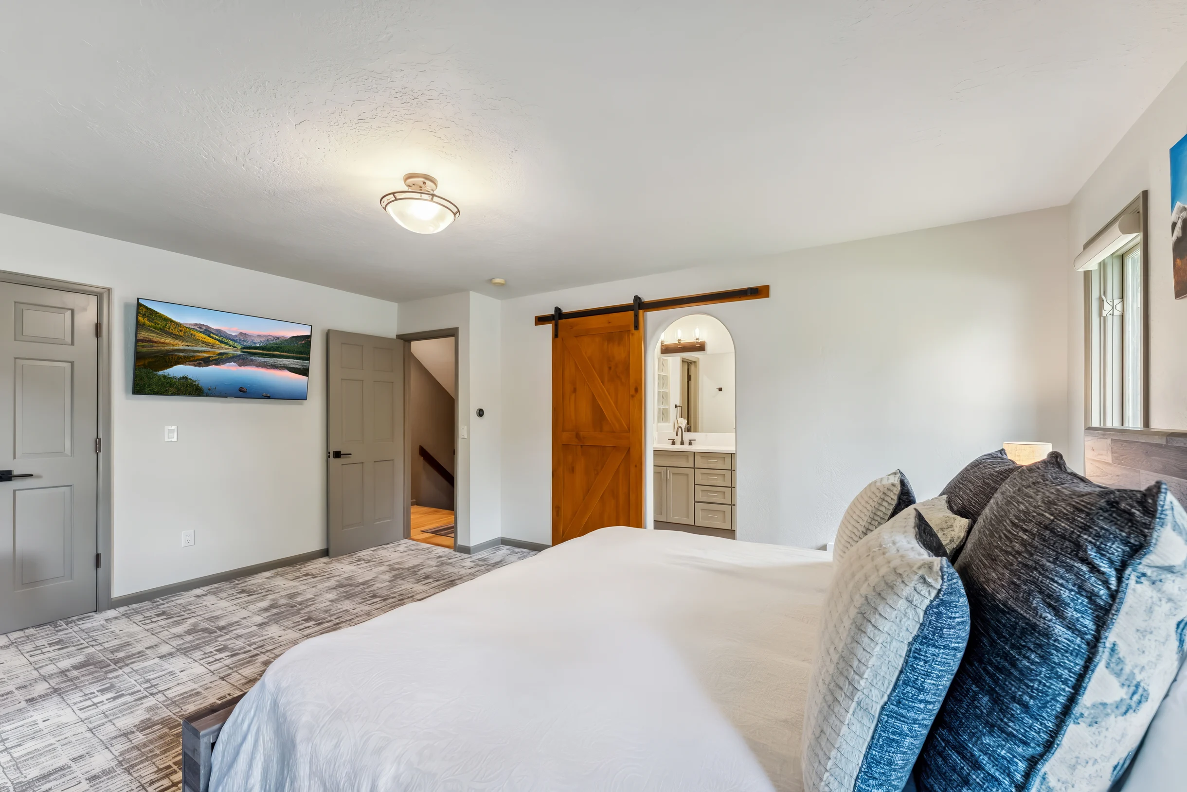 EagleVail Alpine Escape | Riverside Luxe W/ Spa #25