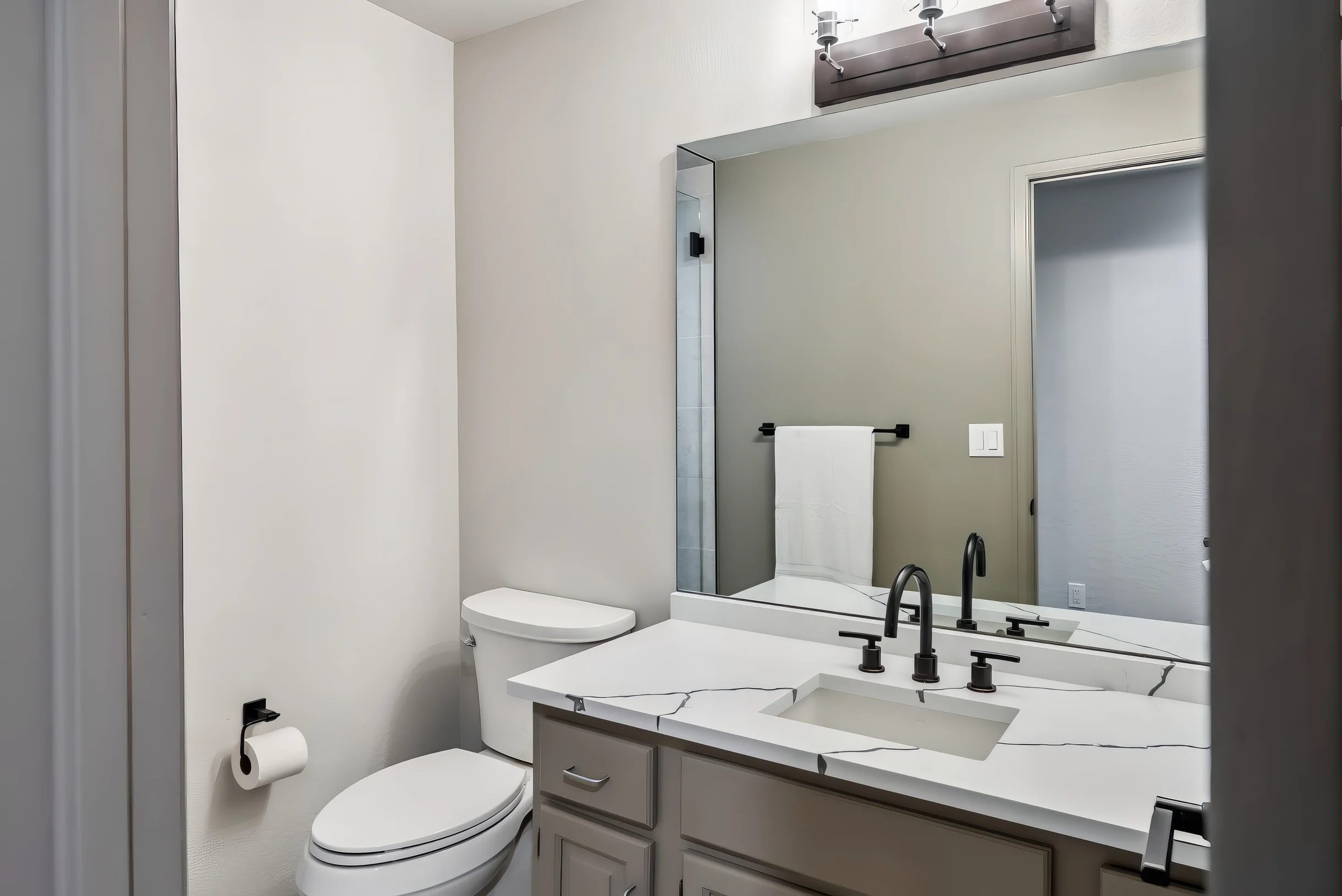EagleVail Alpine Escape | Riverside Luxe W/ Spa #15