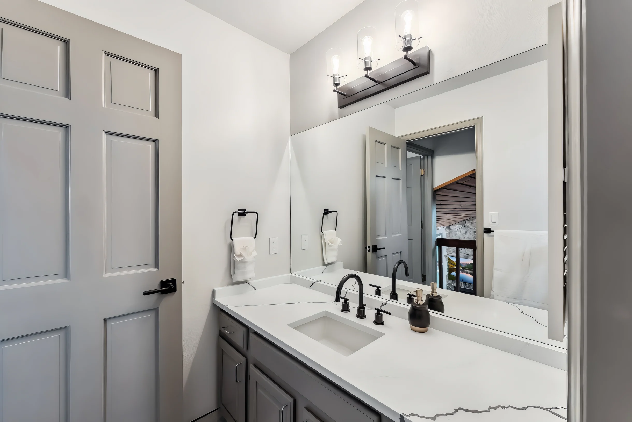 EagleVail Alpine Escape | Riverside Luxe W/ Spa #30
