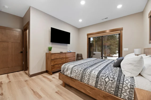 Bedroom 3 image 1