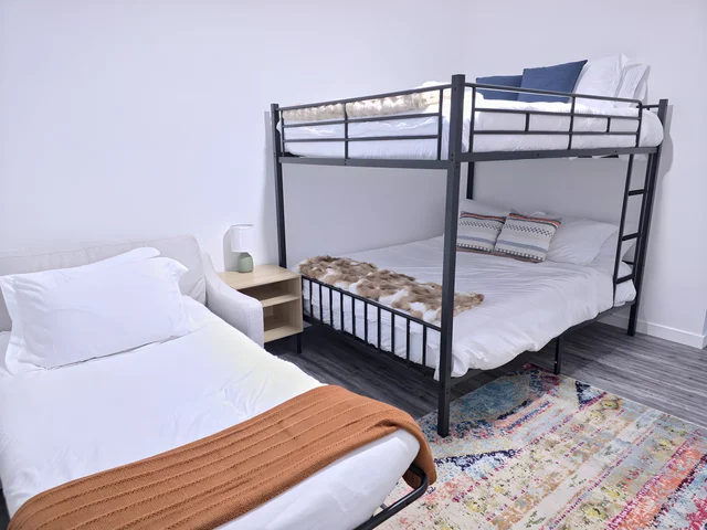 Bedroom 1 image 1