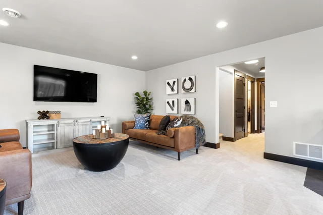 Huge Windows Modern Powderhouse Pass Home property photo 19