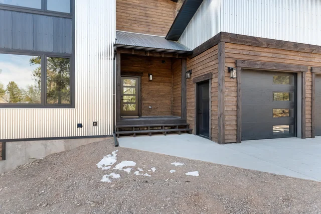 Huge Windows Modern Powderhouse Pass Home property photo 6
