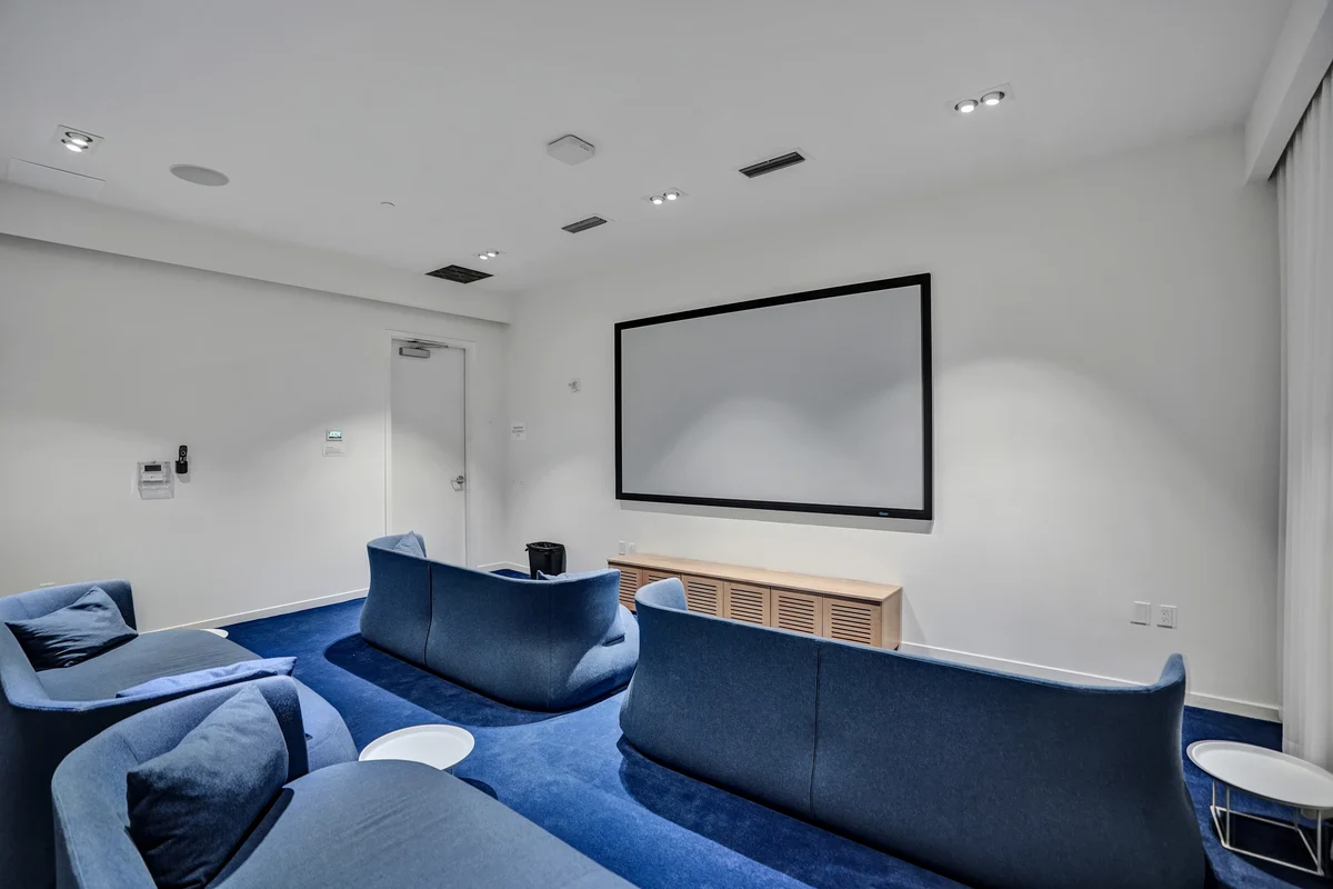 Wander Lauderdale Shores