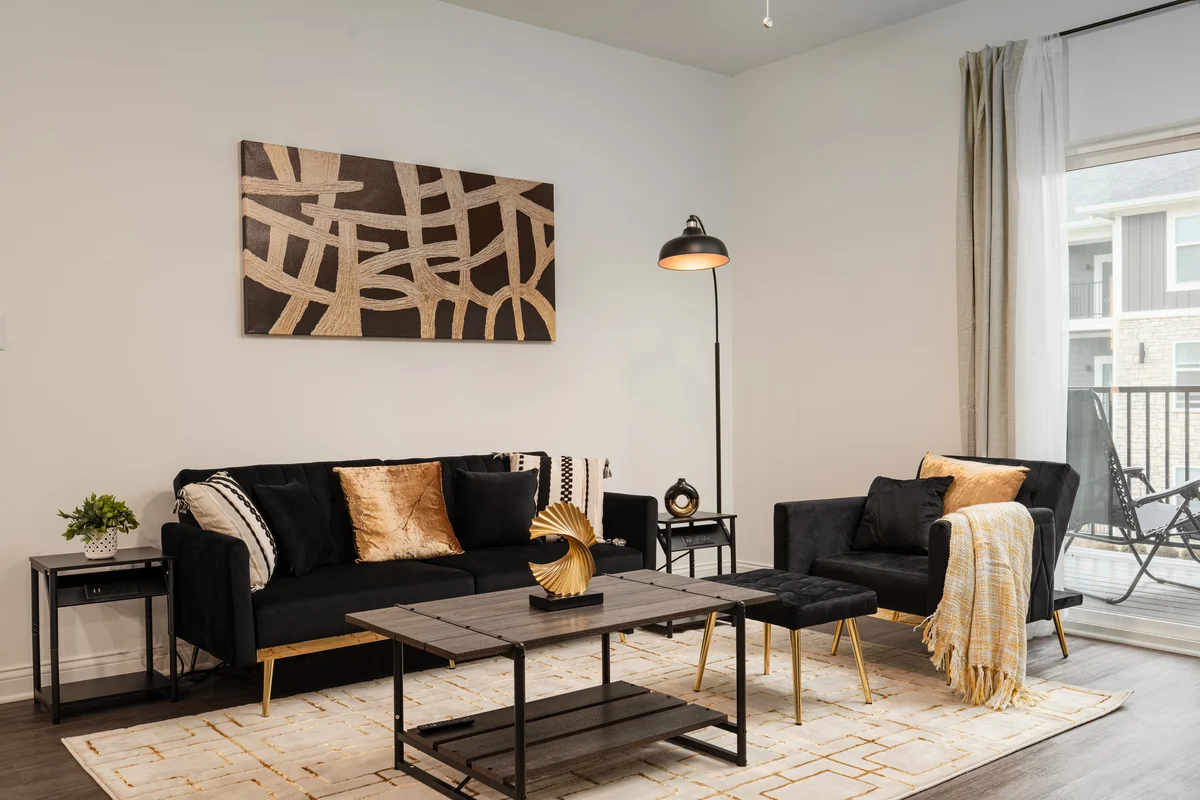 Home in Whitestown property photo 4
