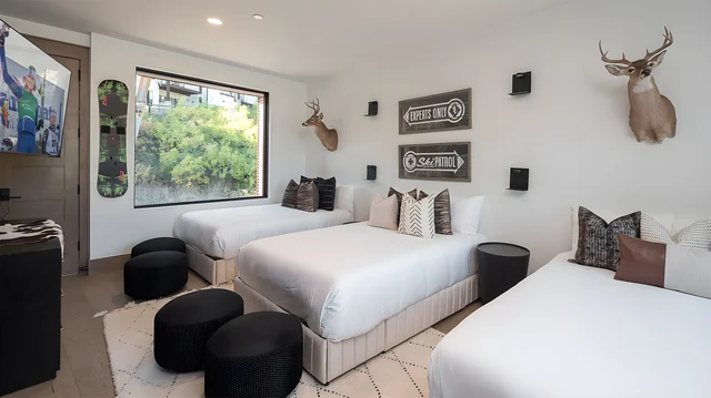 Bedroom 1 image 1